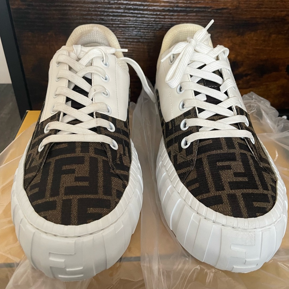 Men’s Fendi Force FF Leather Sneaker Tess.Vitel+Tes.Tecnico Tab.Ner+U.White+Bian